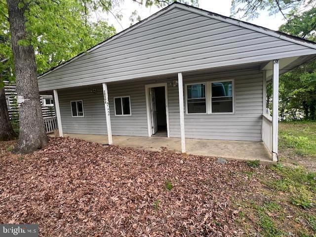 18504 Triangle St, Triangle, VA 22172 - photo 1
