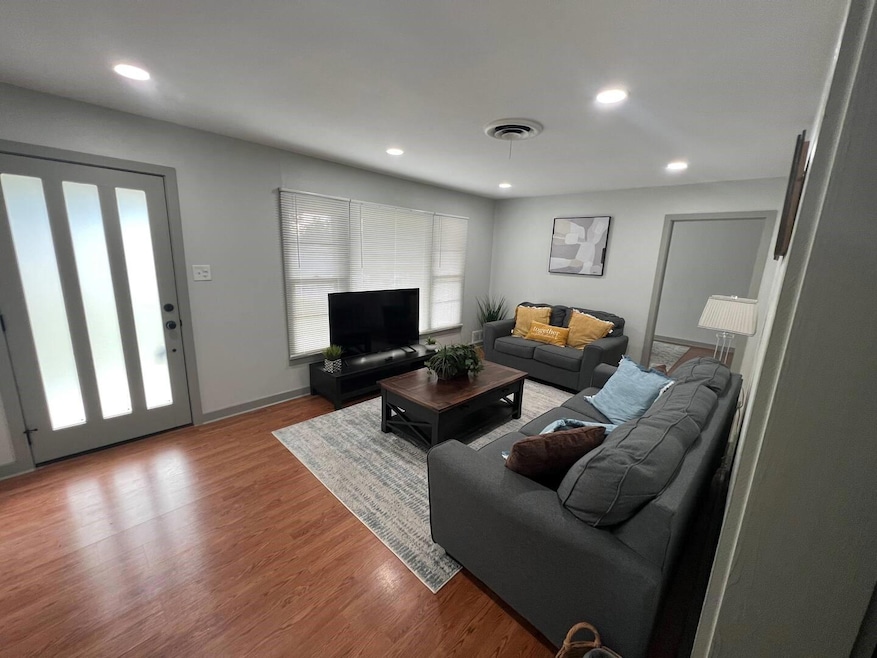 233 Bedford Ct E, Bedford, TX 76022 - photo 1