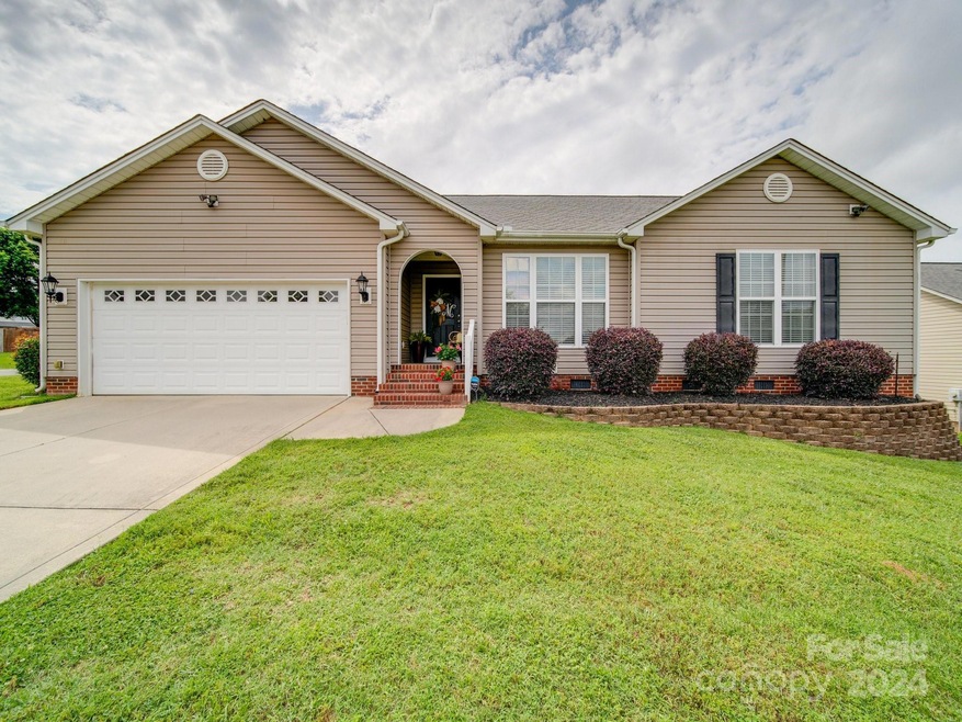 801 Summey Farm Dr, Dallas, NC 28034 - photo 1