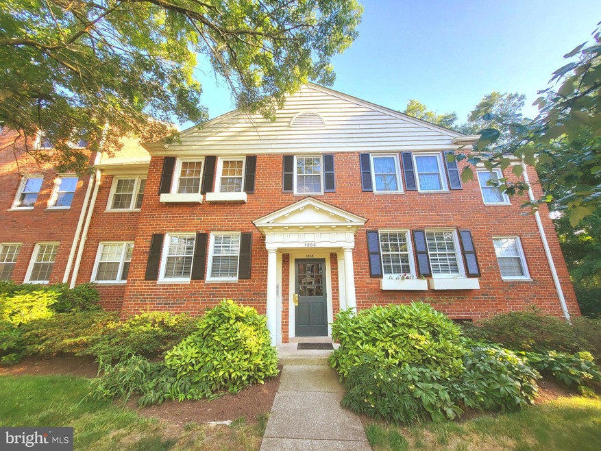 1203 Belle View Blvd unit A2, Alexandria, VA 22307 - photo 1