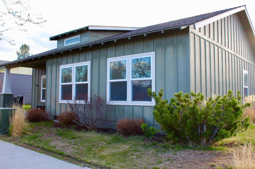 61279 Fairfield Dr, Bend, OR 97702 - photo 1