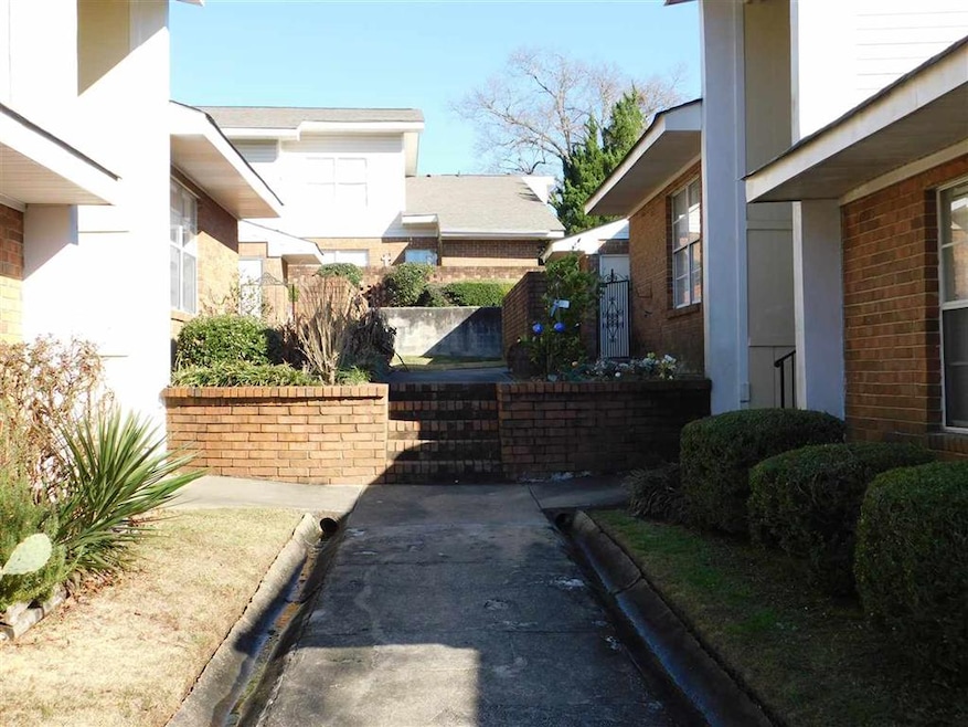 103 Westcliff Cir, Warner Robins, GA 31093 - photo 1