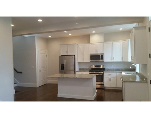 2044 Beacon St unit 3, Waban, MA 02468 - photo 1