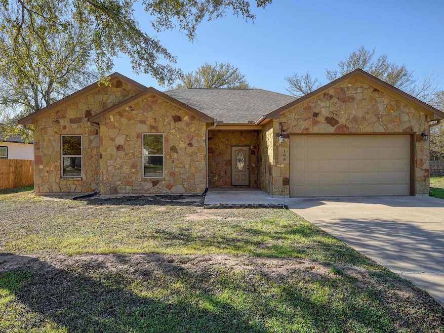 108 Pohakuloa Dr, Bastrop, TX 78602 - photo 1