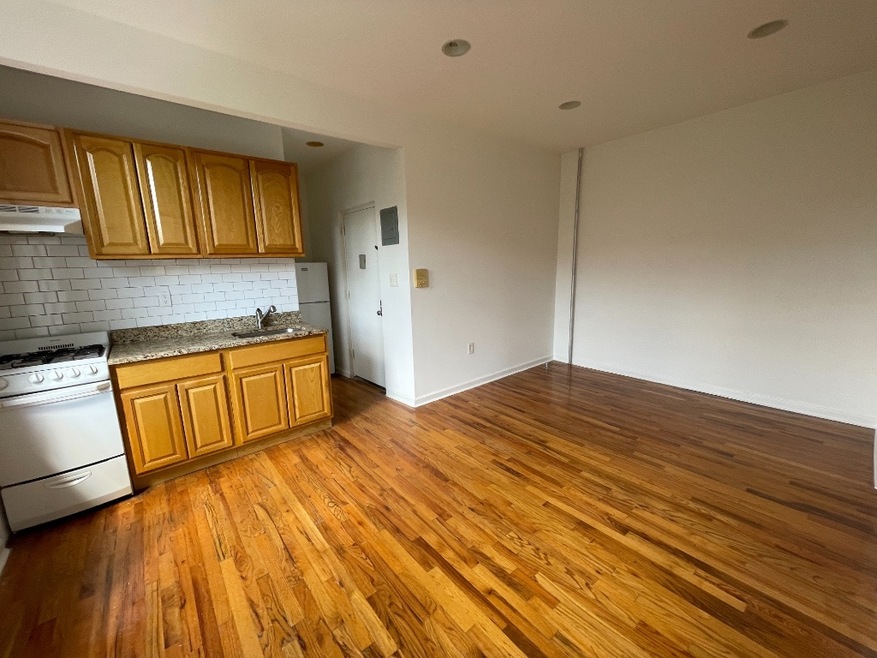 37-02 31st Ave unit 3F, Long Island City, NY 11103 - photo 1