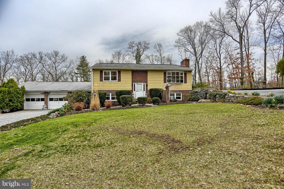 3272 Weber Rd, Chambersburg, PA 17202 - photo 1