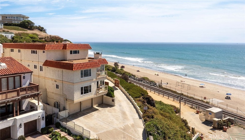 121 Boca de la Playa unit 1, San Clemente, CA 92672 - photo 1
