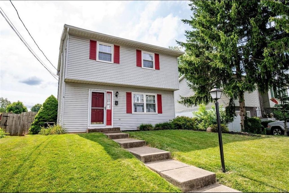 Welcome to 838 S. Front St. Built in 1982 only 1 o