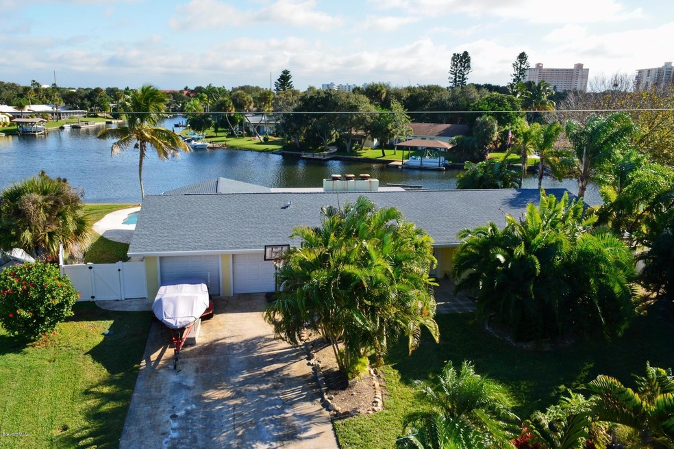 Waterfront home in Prime Location!