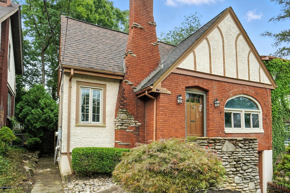 2922 Utopia Place, Cincinnati, OH 45208 - photo 1