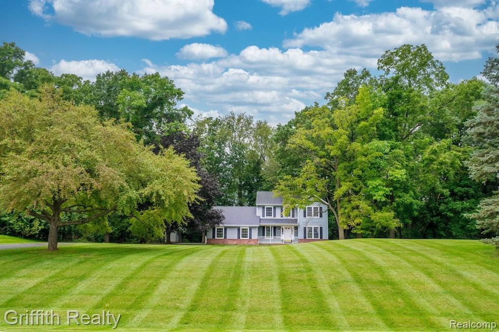 5308 Kierstan Dr, Brighton, MI 48114 - photo 1