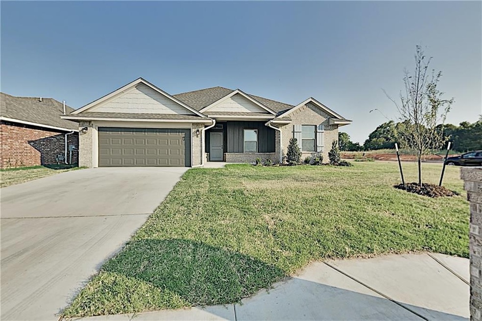 5521 Cheyenne Rd, Warr Acres, OK 73132 - photo 1