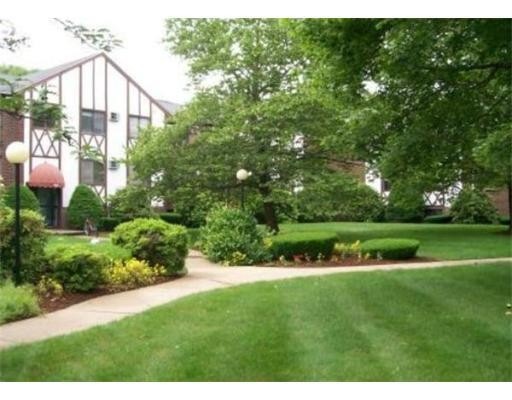 127 King St unit 301, Franklin, MA 02038 - photo 1