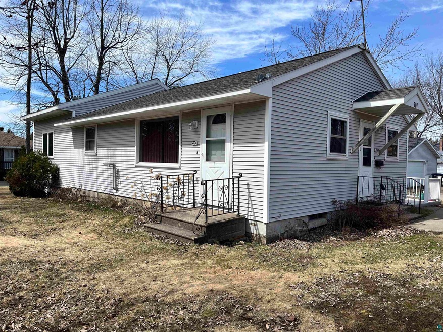 701 1st St, Duluth, MN 55810 - photo 1