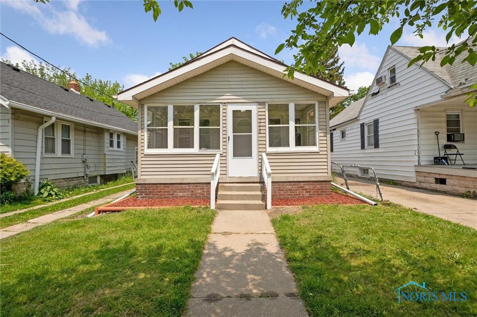 1746 Mansfield Rd, Toledo, OH 43613 - photo 1