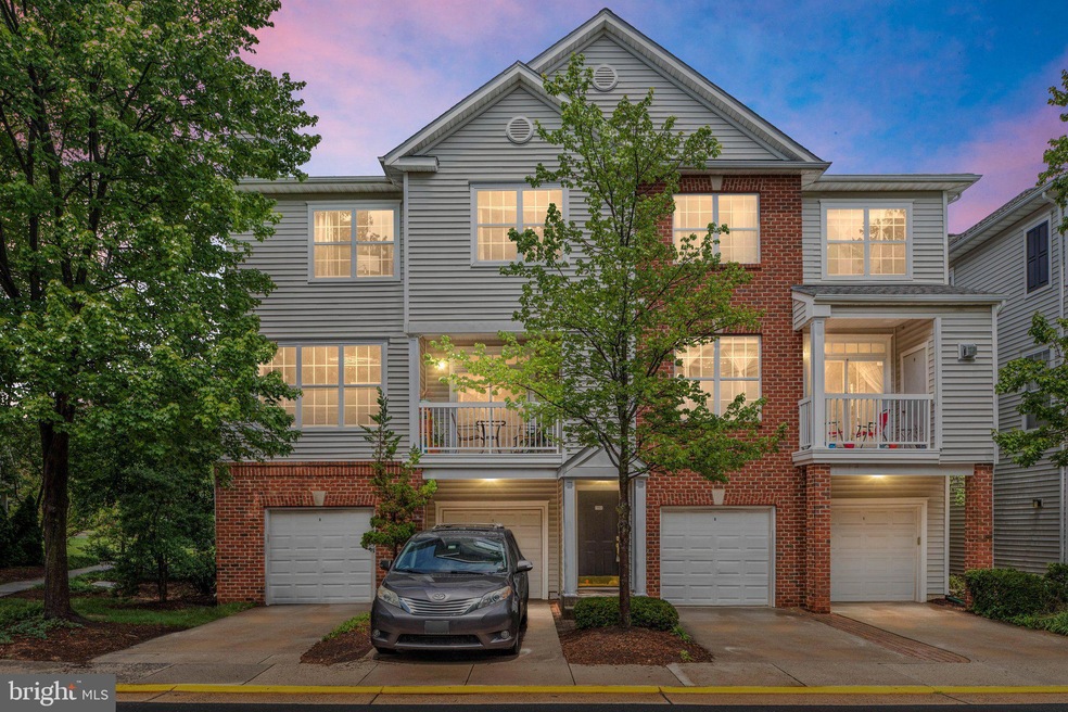 13064 Marcey Creek Rd, Herndon, VA 20171 - photo 1