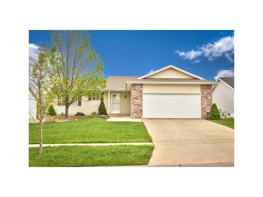 1115 Wolf Dr NW, Cedar Rapids, IA 52405 - photo 1