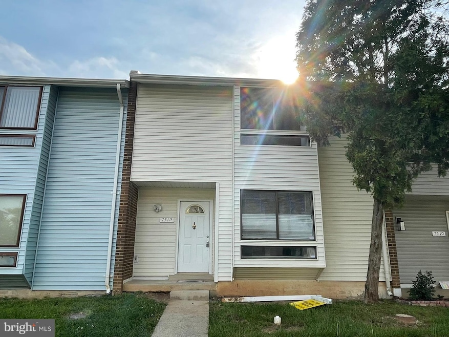 7512 Clemson Ct unit 90, Manassas, VA 20109 - photo 1
