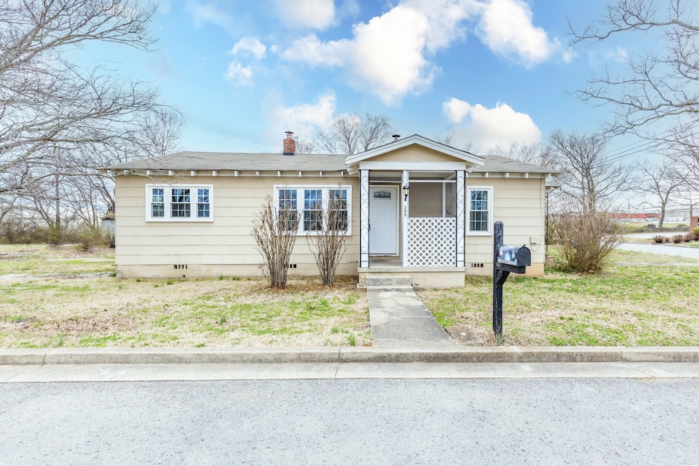 200 W Cedar St, Shelbyville, TN 37160 - photo 1