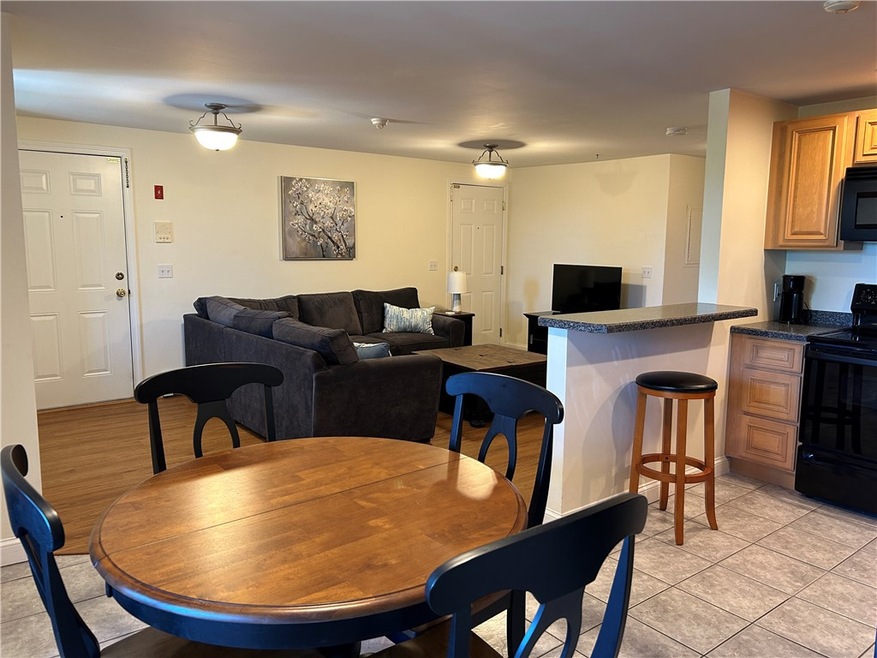 673 Metacom Ave unit 51, Bristol, RI 02809 - photo 1