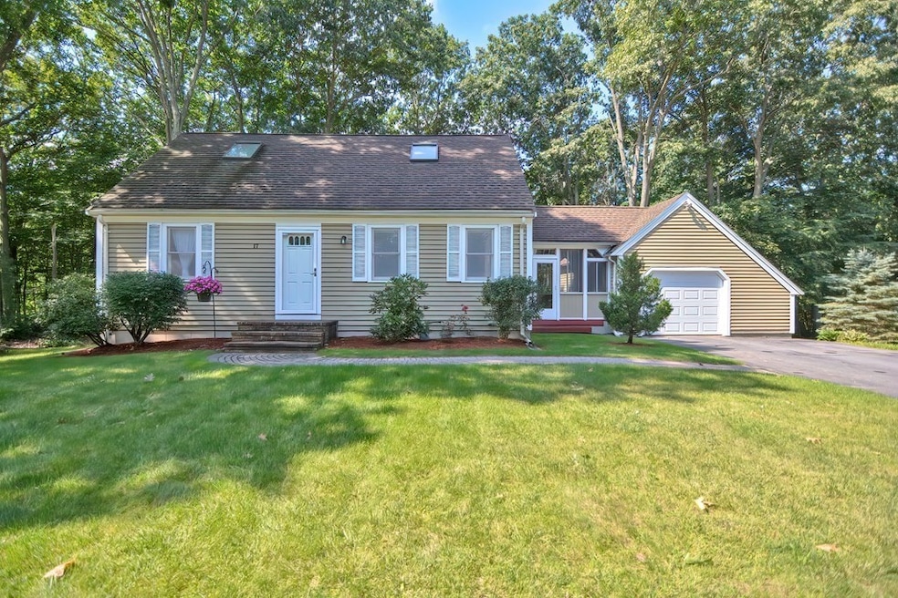 17 Arbor Dr, Shrewsbury, MA 01545 - photo 1