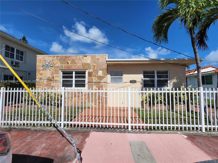 7710 Carlyle Ave unit 4, Miami Beach, FL 33141 - photo 1