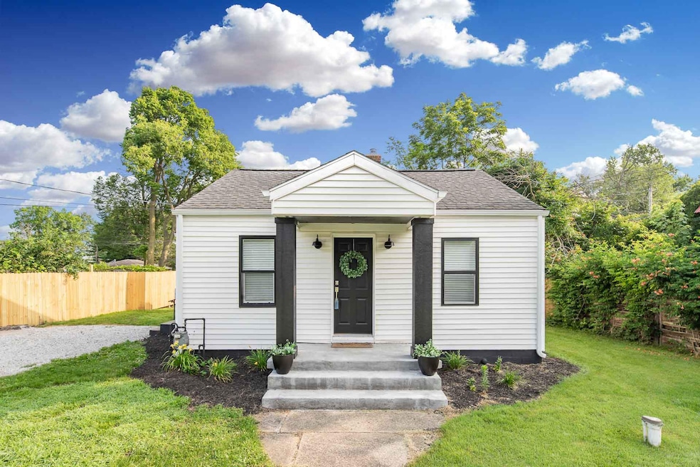 133 E Willow Dr, South Bend, IN 46637 - photo 1