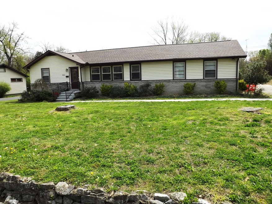 511 Mckellar Dr, Manchester, TN 37355 - photo 1