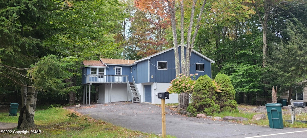 861 Country Place Dr, Tobyhanna, PA 18466 - photo 1