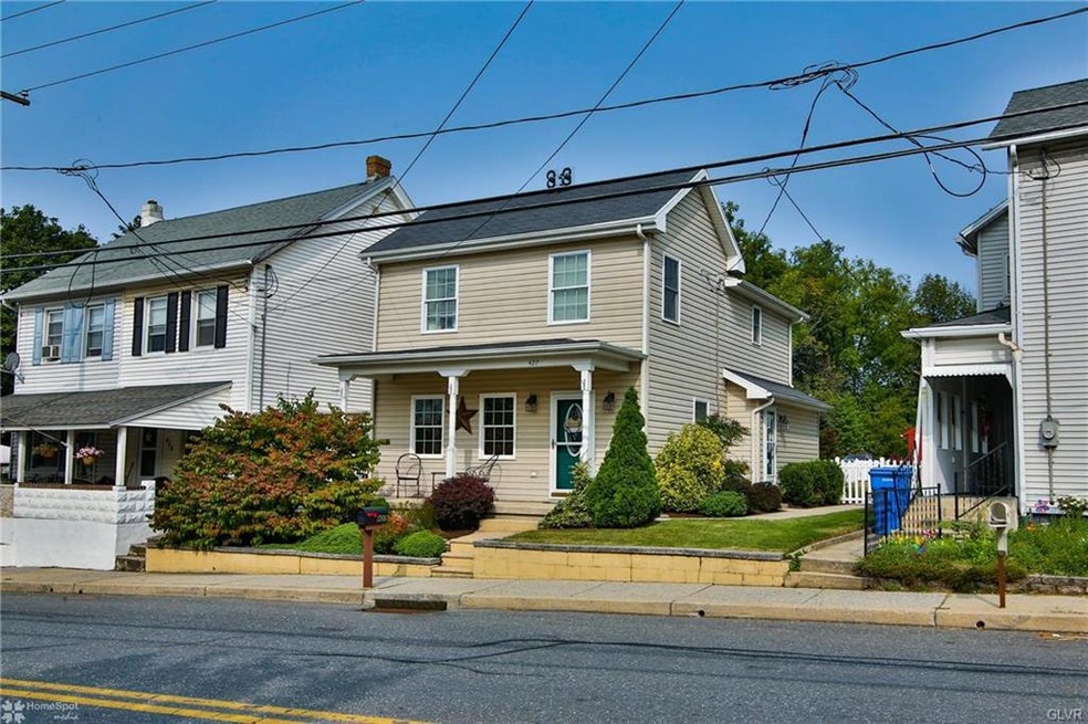 427 Main St, Walnutport, PA 18088 - photo 1