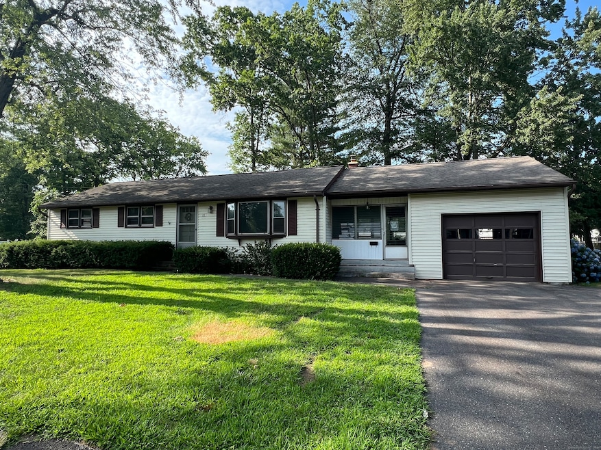 18 Post Rd, Enfield, CT 06082 - photo 1