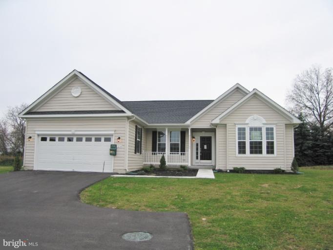 1234 Upland Dr, Fayetteville, PA 17222 - photo 1