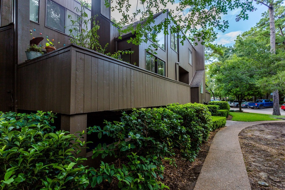 283 Litchfield Ln, Houston, TX 77024 - photo 1