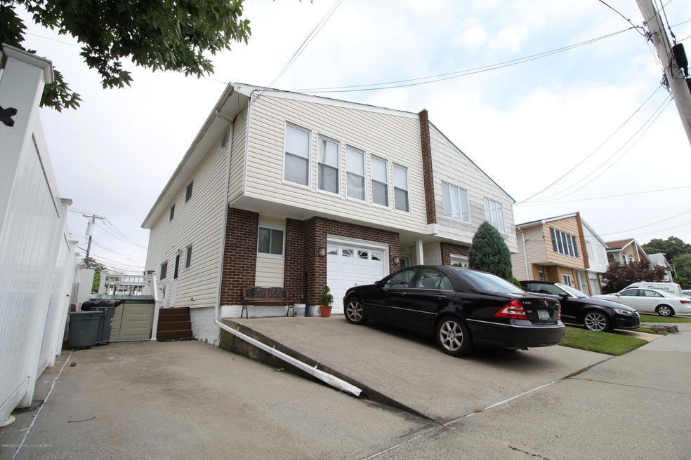 227 Bishop St, Staten Island, NY 10306 - photo 1