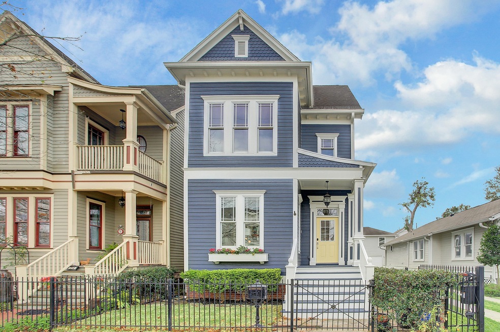 716 E 10th 1/2 St, Houston, TX 77008 - photo 1