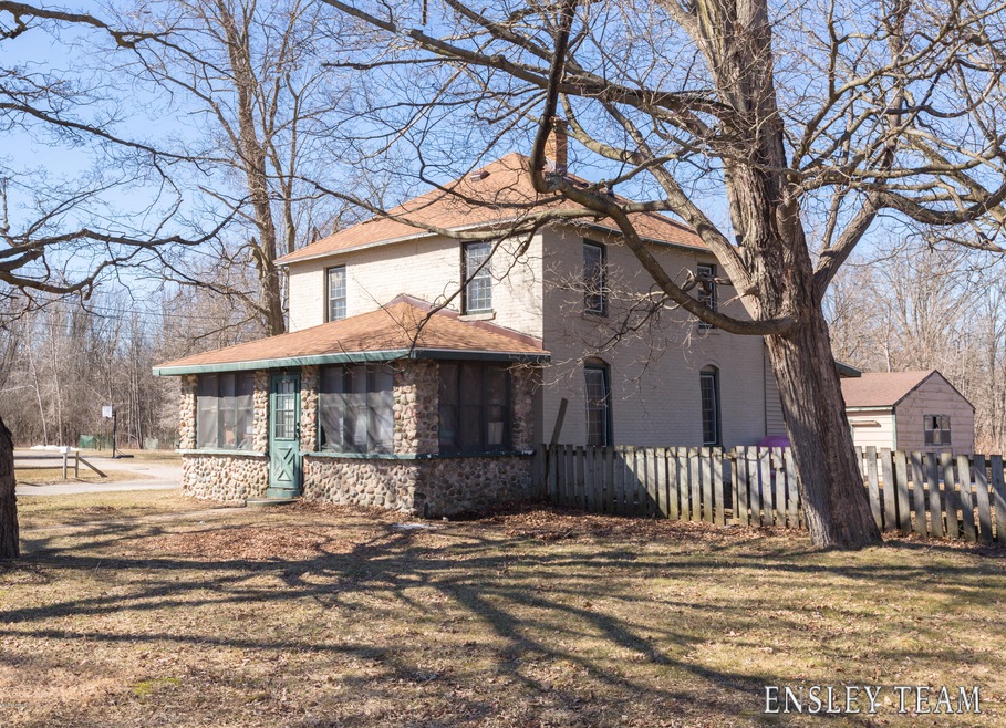 Ensley Team 441 Birch Street Belding-2