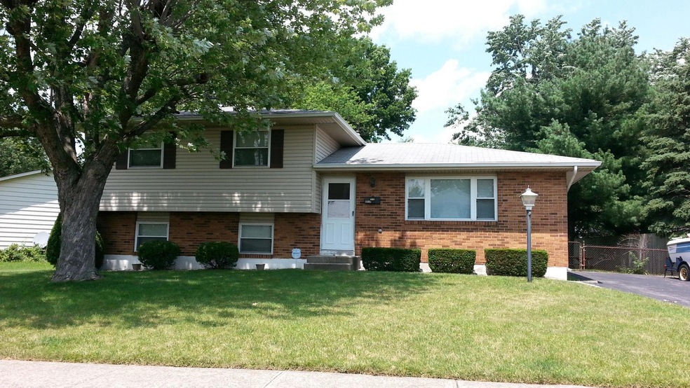 4938 Silverton Dr, Columbus, OH 43232 - photo 1