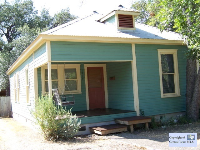 1319 W San Antonio St, San Marcos, TX 78666 - photo 1