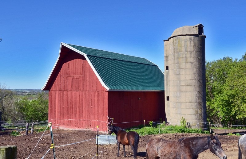 1521 King Rd, Brooklyn, WI 53521 - photo 1