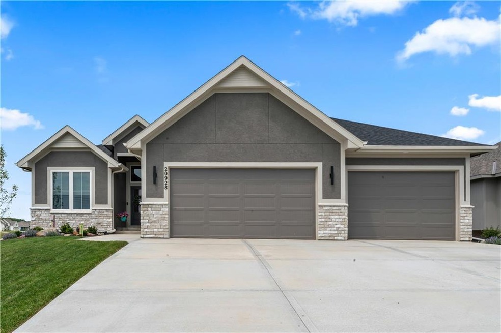 20928 W 188th Terrace, Spring Hill, KS 66083 - photo 1