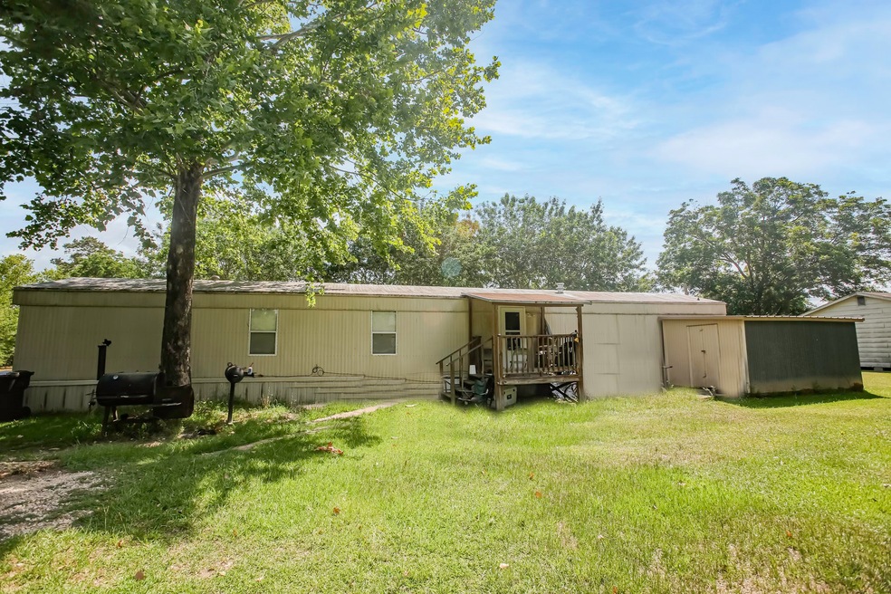 405 Velasco St, Brazoria, TX 77422 - photo 1