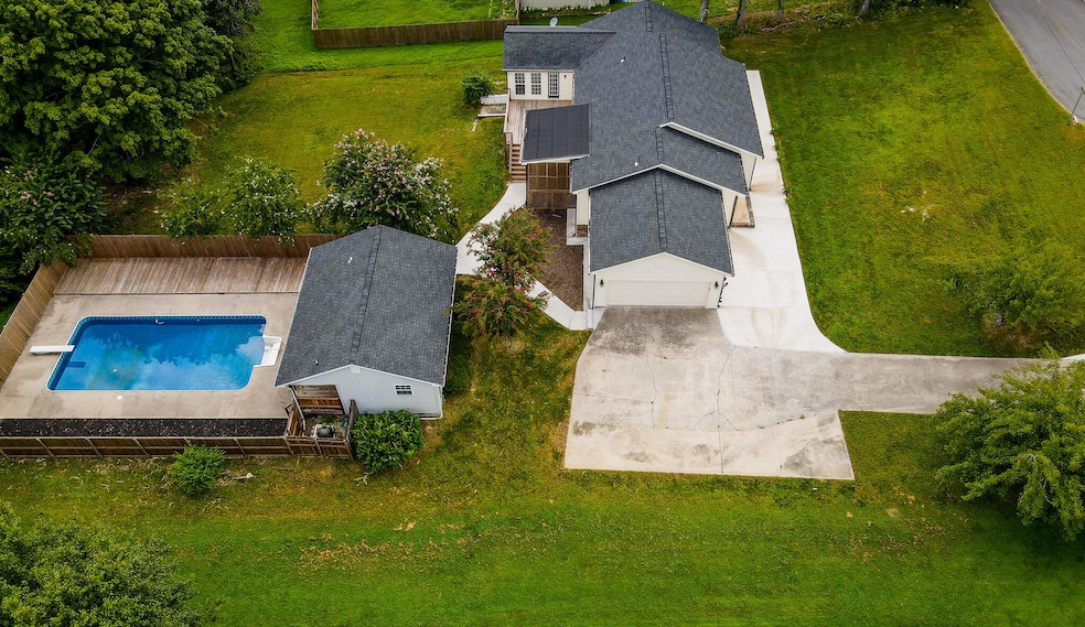 307 E Randall Rd, Rocky Face -1