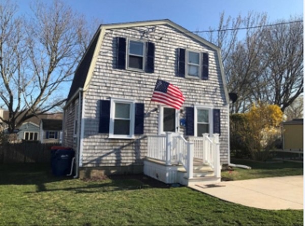 59 Seaview Ave, Fairhaven, MA 02719 - photo 1