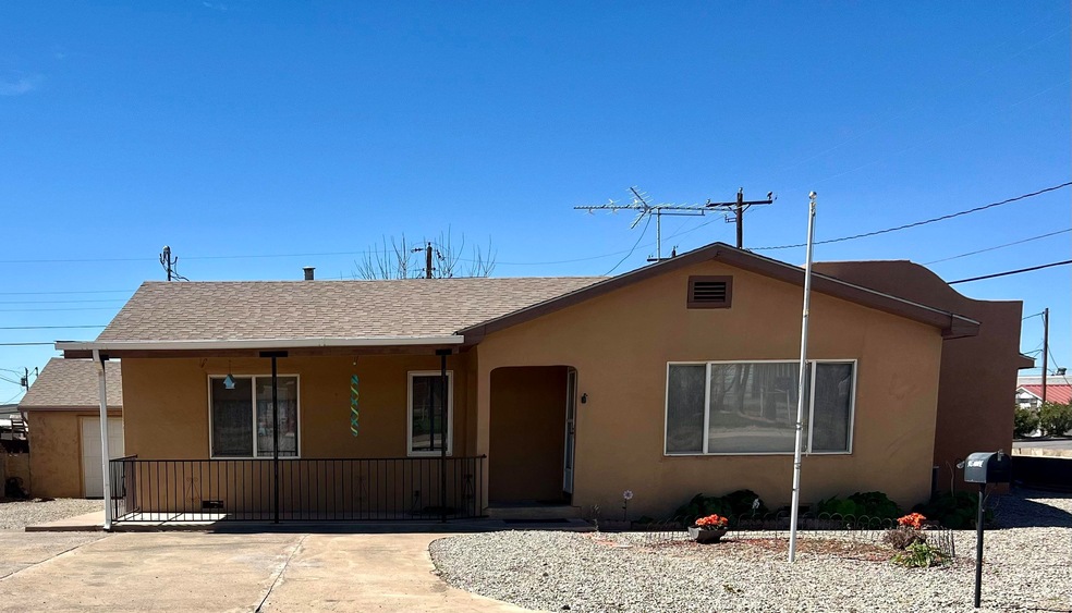 905 Monroe Ave, Alamogordo, NM 88310 - photo 1