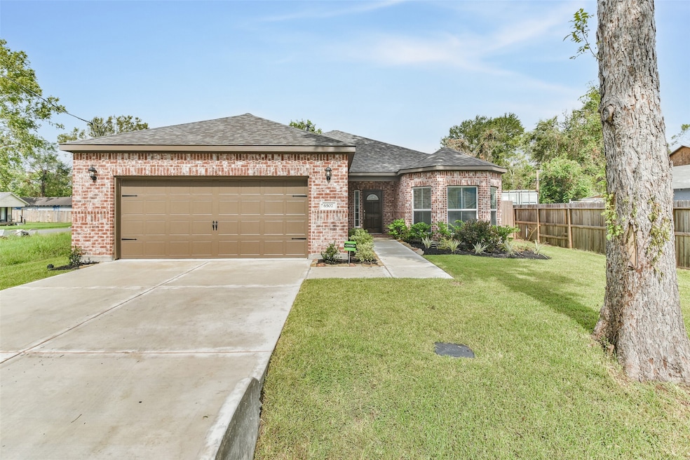 6507 Utah St, Houston, TX 77091 - photo 1
