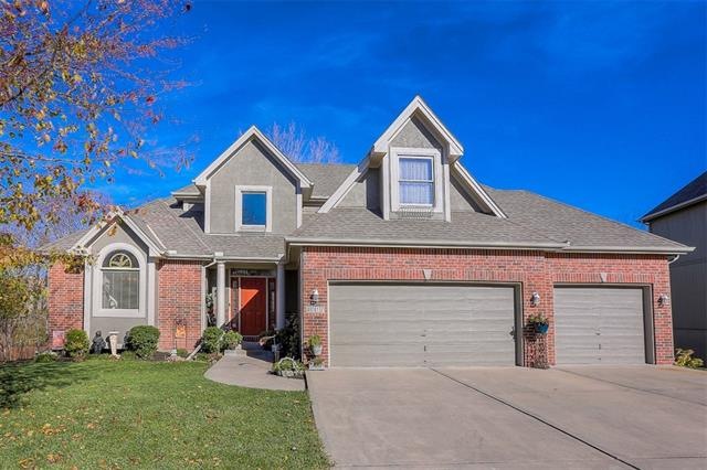 4017 SW Flintrock Dr, Lees Summit, MO 64082 - photo 1