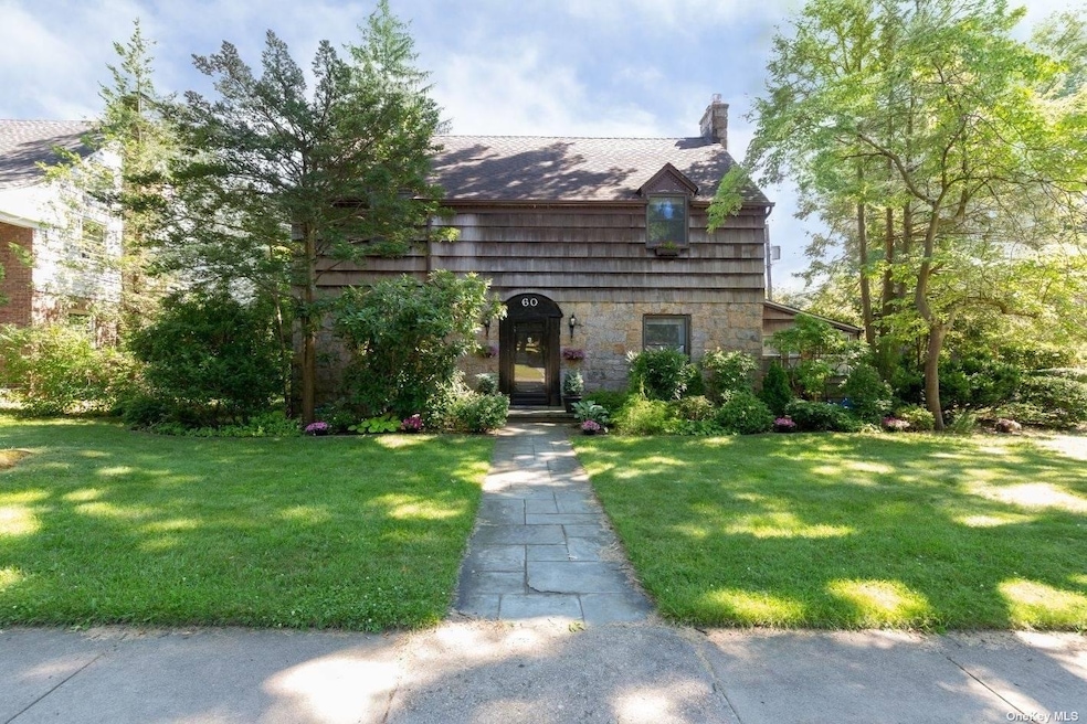 Sold $1,160,000 • Co-Listing Agent