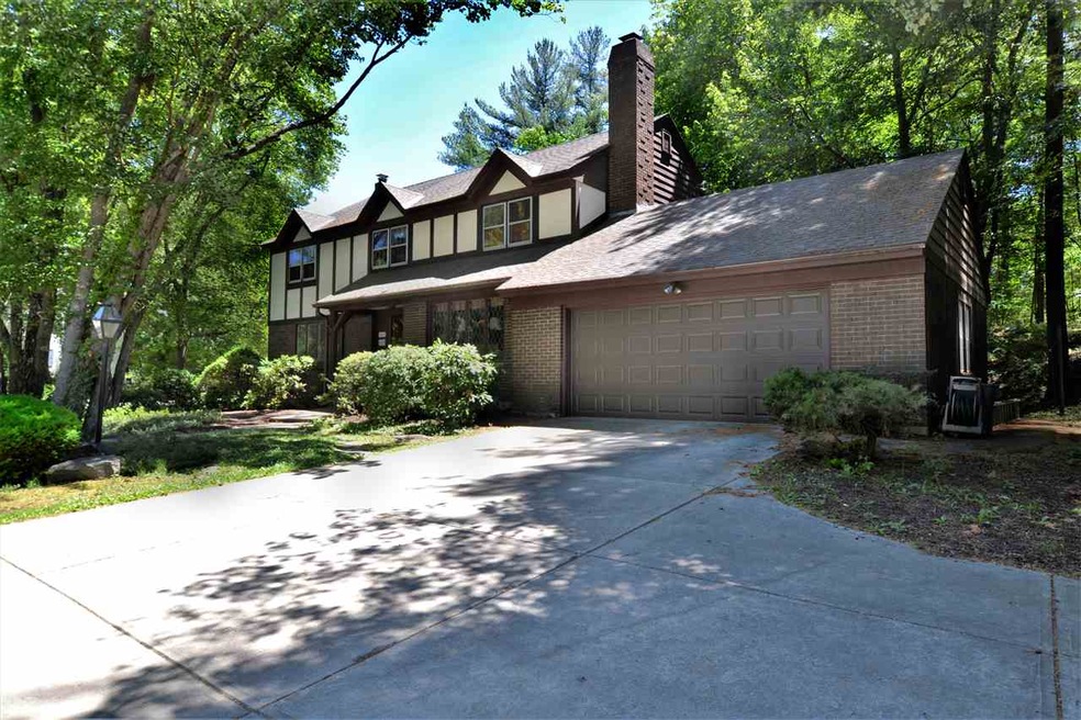 465 Crestview Cir, Manchester, NH 03104 - photo 1