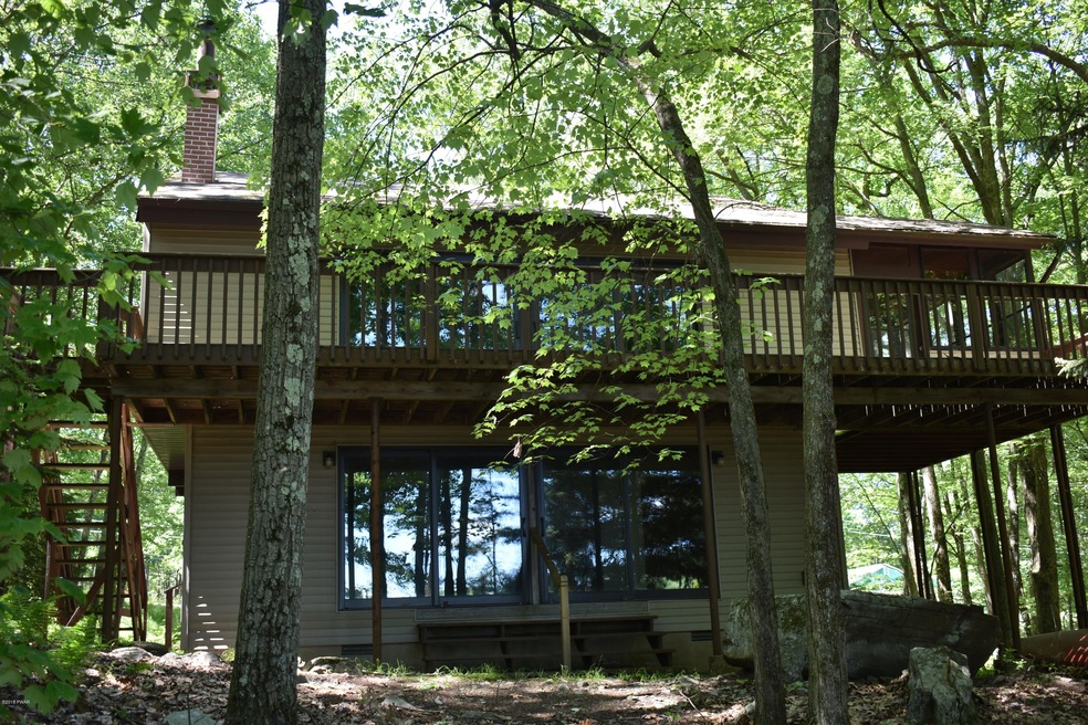 800 Elm Ct, Hawley, PA 18428 - photo 1