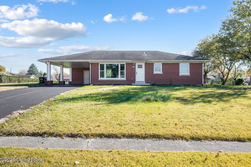 1040 W Crocus Dr, Radcliff, KY 40160 - photo 1